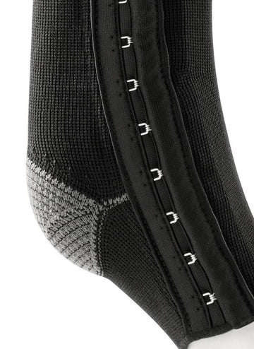 Close-up of the closed hook row and grey heel cushion on a black wrap